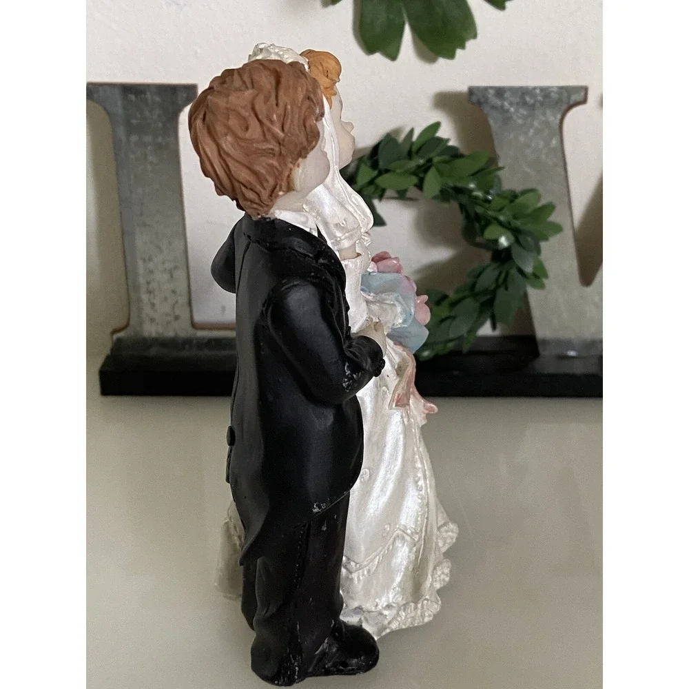 Vintage Shabby Chic Wedding Bride and Groom Resin‎ Wedding Cake Topper 5.5